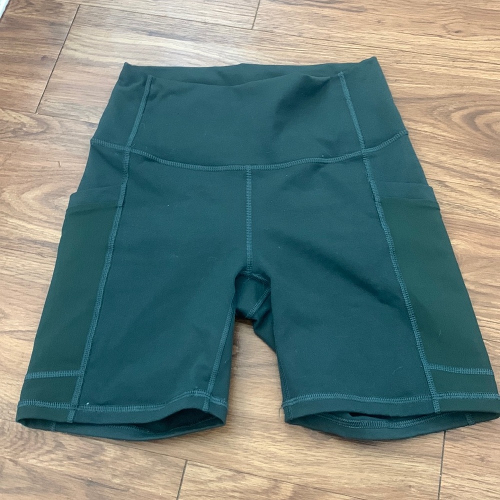 Worn once. Brand new Fabletics biker shorts.
